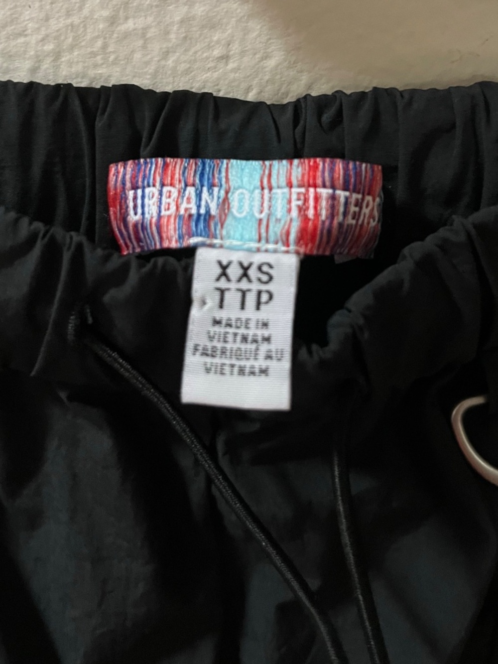 UO Jana Black Nylon Balloon
Cargo Pant. Size XXS. - Picture 8 of 8